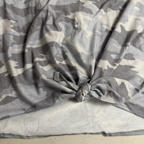 Beyond Yoga gray camo tye-front hoodie XL athleisure NWOT - Picture 6 of 8